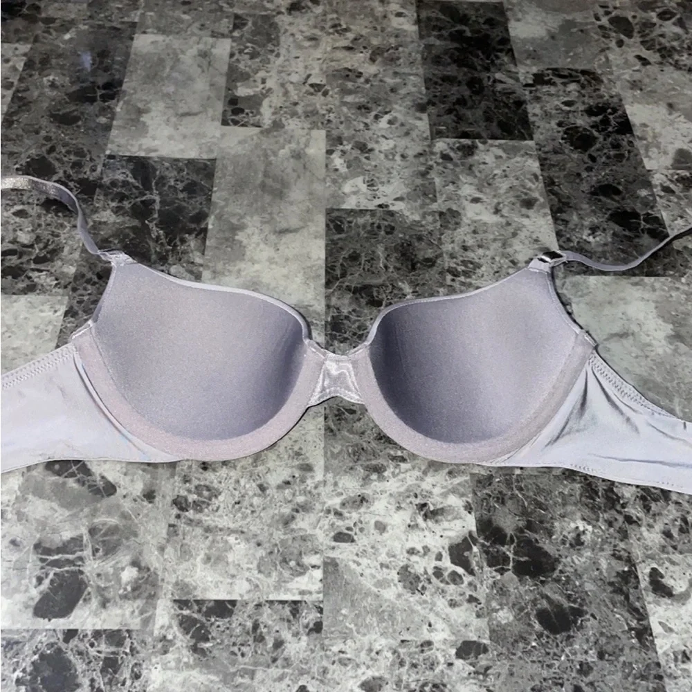 Victoria’s Secret bra - Picture 2 of 3